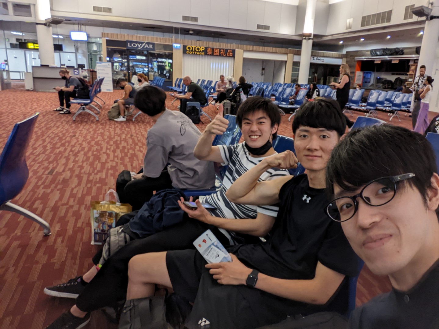 空港にて