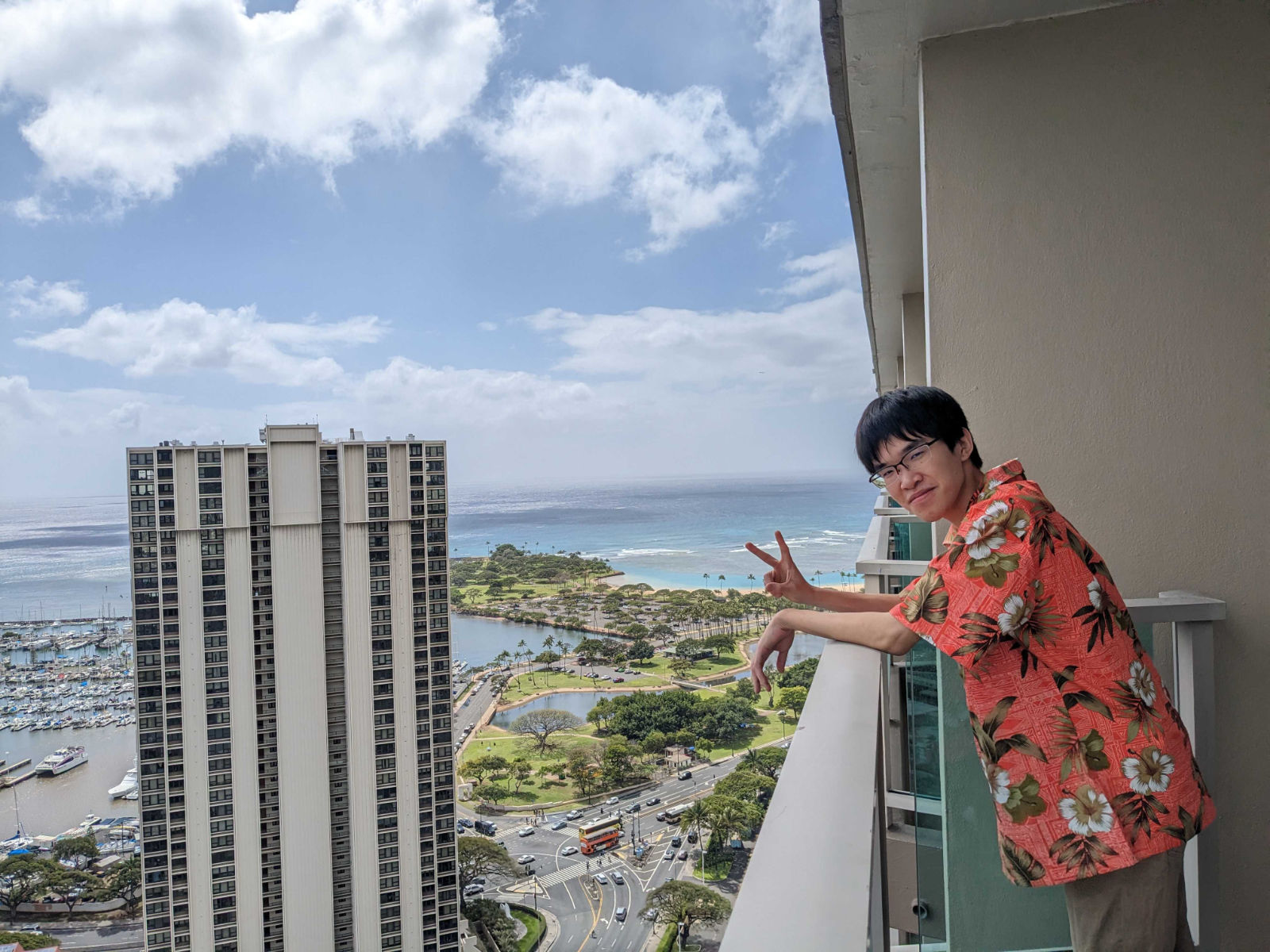ホテルのバルコニーにて（川口君）